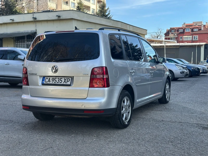 VW Touran 1.9 TDI, снимка 4 - Автомобили и джипове - 49440369