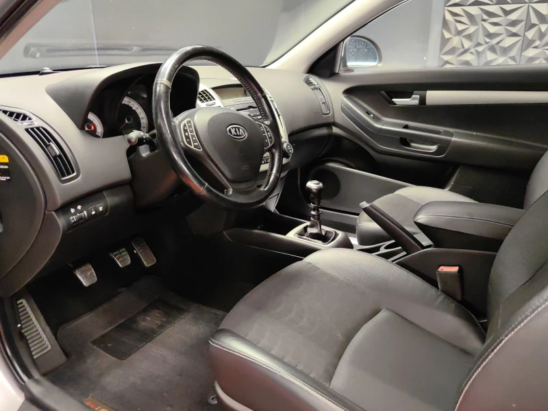 Kia Pro ceed 2.0 CVVT /ТЕМПОМАТ/ПОДГРЕВ/КЛИМА/ПЕРФЕКТНА, снимка 6 - Автомобили и джипове - 50910354