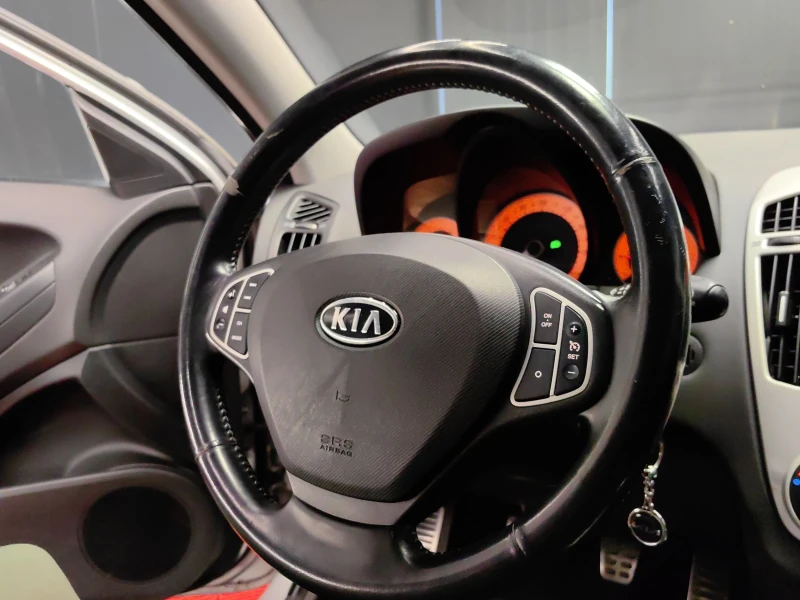 Kia Pro ceed 2.0 CVVT /ТЕМПОМАТ/ПОДГРЕВ/КЛИМА/ПЕРФЕКТНА, снимка 10 - Автомобили и джипове - 50910354