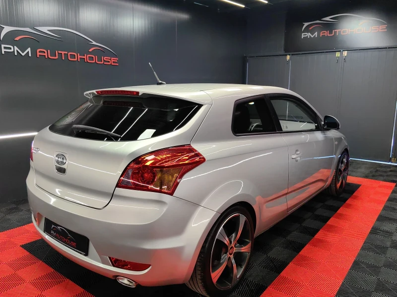 Kia Pro ceed 2.0 CVVT /ТЕМПОМАТ/ПОДГРЕВ/КЛИМА/ПЕРФЕКТНА, снимка 4 - Автомобили и джипове - 50910354
