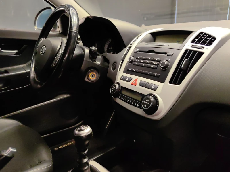 Kia Pro ceed 2.0 CVVT /ТЕМПОМАТ/ПОДГРЕВ/КЛИМА/ПЕРФЕКТНА, снимка 8 - Автомобили и джипове - 50910354