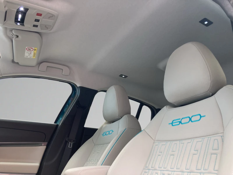 Fiat 600 LA PRIMA 1.2 74 KW 110 hp FWD MHEV 6DCT, снимка 17 - Автомобили и джипове - 52413284