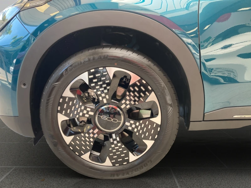 Fiat 600 LA PRIMA 1.2 74 KW 110 hp FWD MHEV 6DCT, снимка 16 - Автомобили и джипове - 52413284