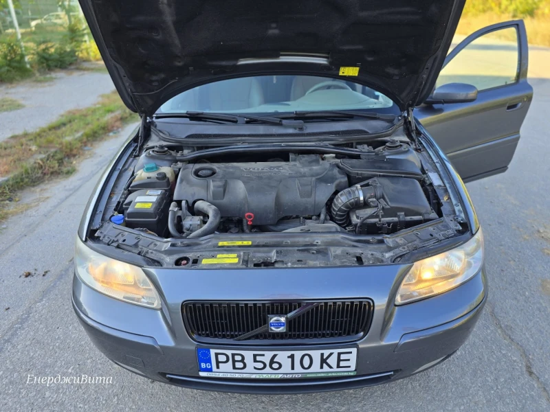 Volvo V70 D5, снимка 10 - Автомобили и джипове - 52620713