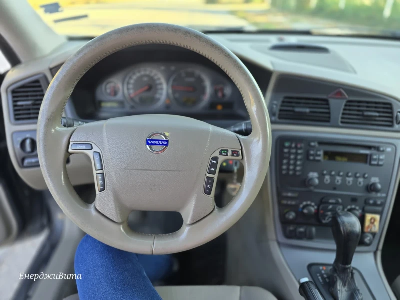 Volvo V70 D5, снимка 6 - Автомобили и джипове - 52620713