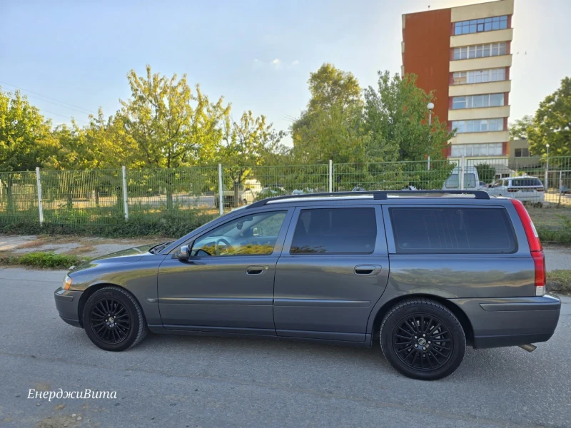 Volvo V70 D5, снимка 16 - Автомобили и джипове - 52620713