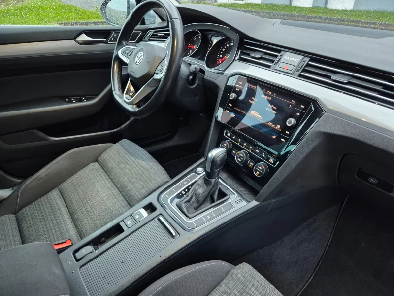 VW Passat Variant Assist KAM Business ACC Navi LED #iCarbg, снимка 11 - Автомобили и джипове - 52229353