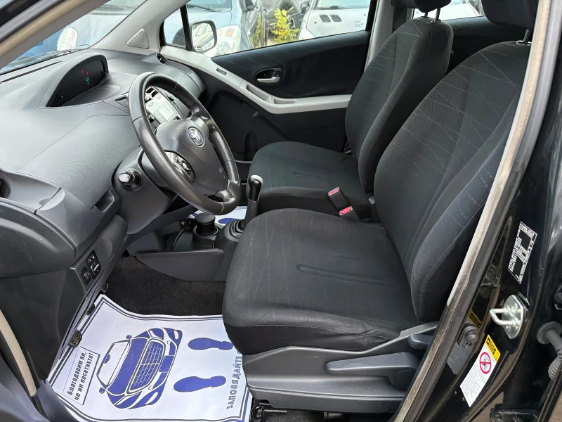 Toyota Yaris 1.3 VVTI, снимка 6 - Автомобили и джипове - 52311264
