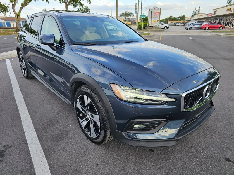Volvo V60 Cross Country T5, снимка 3 - Автомобили и джипове - 52839655