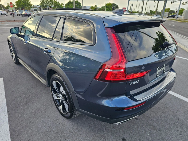 Volvo V60 Cross Country T5, снимка 6 - Автомобили и джипове - 52839655