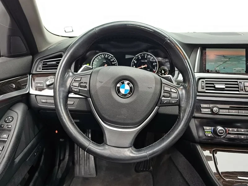 BMW 528 i, снимка 13 - Автомобили и джипове - 53856756