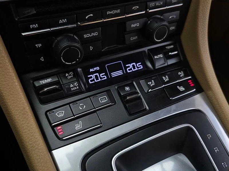 Porsche 911 3.4 Automatic Carrera, снимка 16 - Автомобили и джипове - 55728028