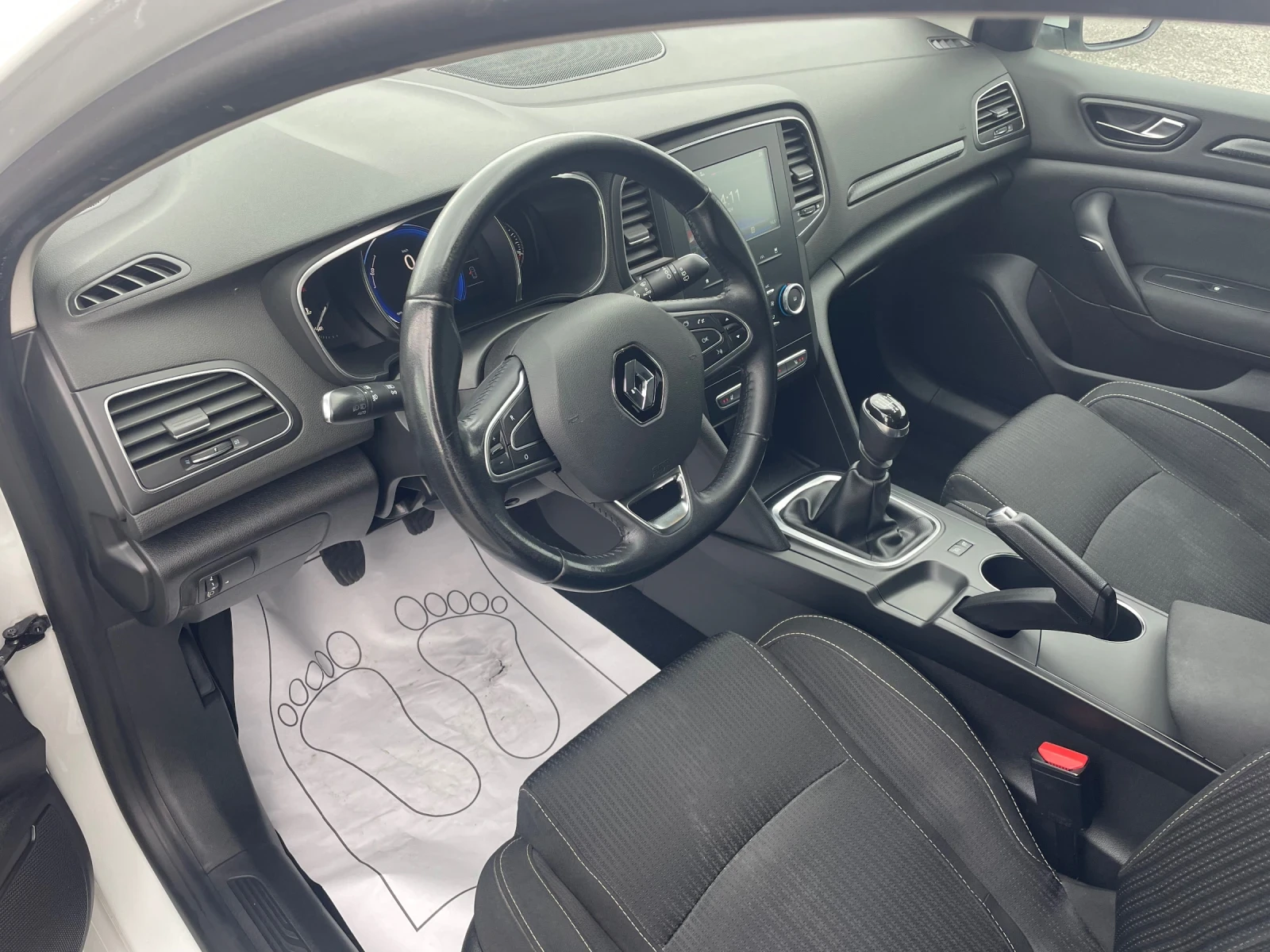 Renault Megane 1.5DCI EURO6 NAVI LED ПОДГРЕВ - изображение 9