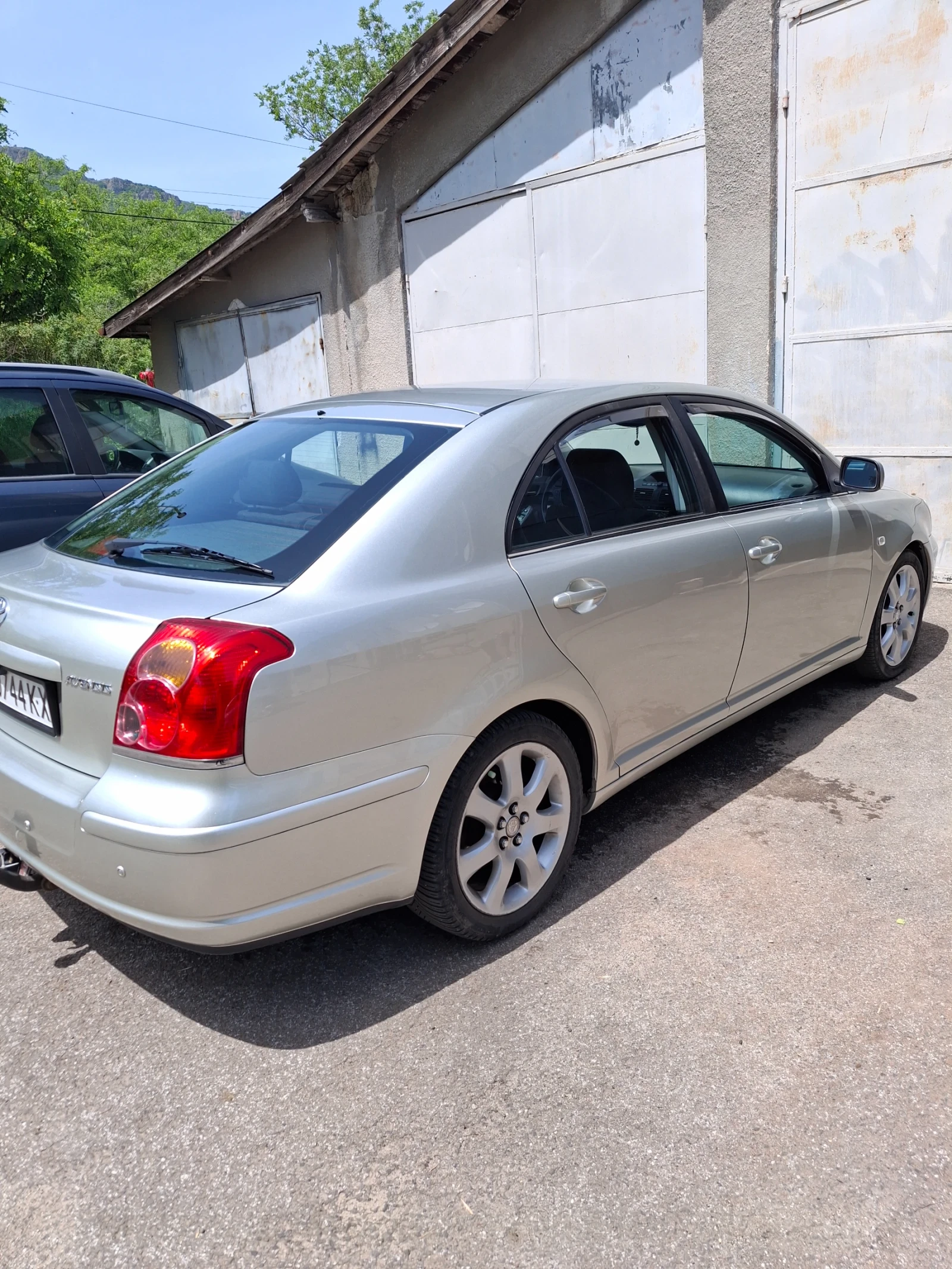 Toyota Avensis 2.0  газ/бензин - изображение 7