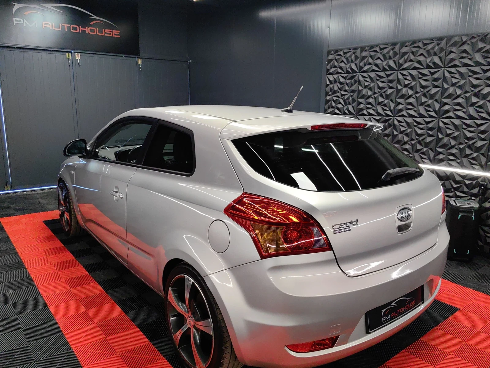 Kia Pro ceed 2.0 CVVT /ТЕМПОМАТ/ПОДГРЕВ/КЛИМА/ПЕРФЕКТНА - изображение 3
