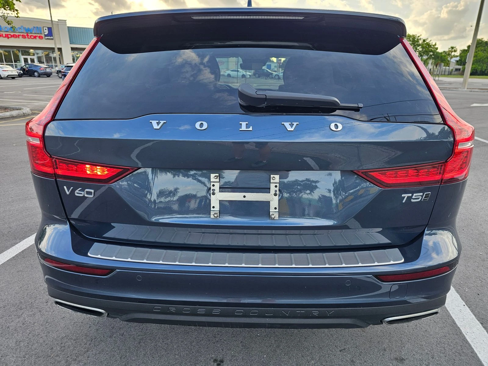 Volvo V60 Cross Country T5 - изображение 5