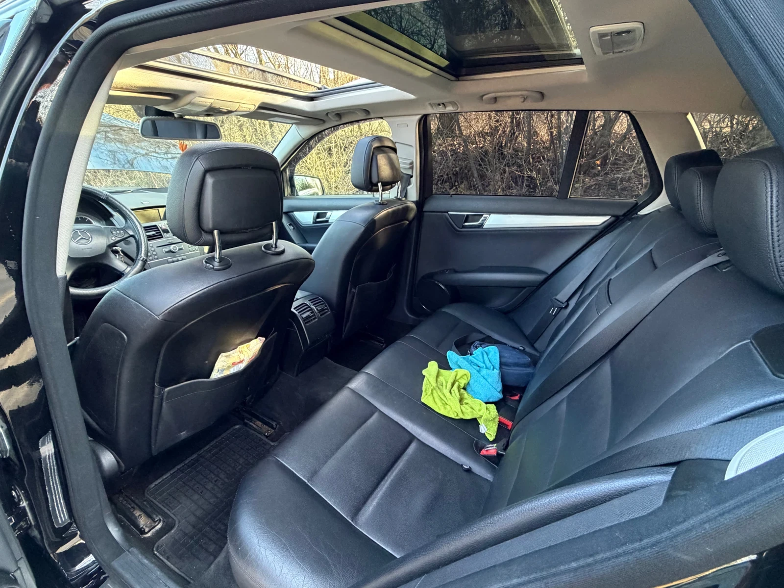 Mercedes-Benz C 220 ОМ646/РЕГИСТРИРАНА/ПАНОРАМА/КОЖА/ОБСЛУЖЕНА, снимка 11 - Автомобили и джипове - 54008573