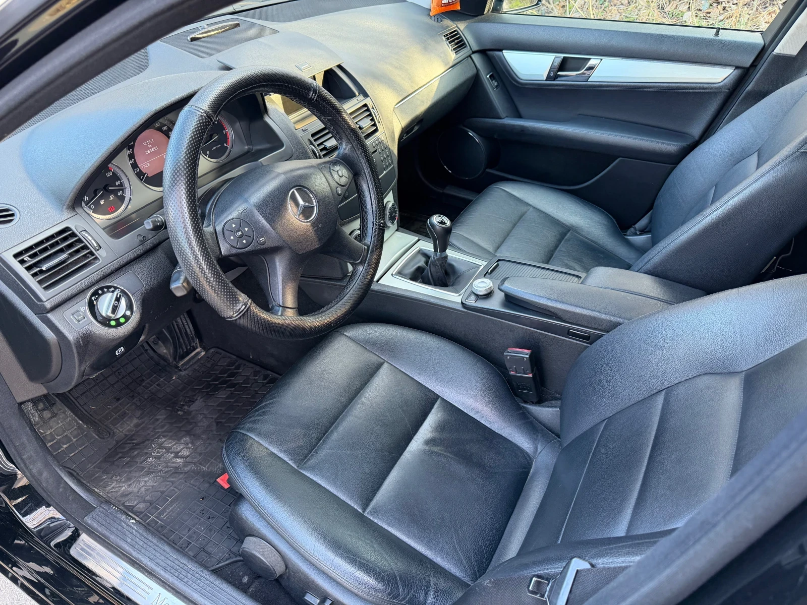 Mercedes-Benz C 220 ОМ646/РЕГИСТРИРАНА/ПАНОРАМА/КОЖА/ОБСЛУЖЕНА, снимка 7 - Автомобили и джипове - 54008573