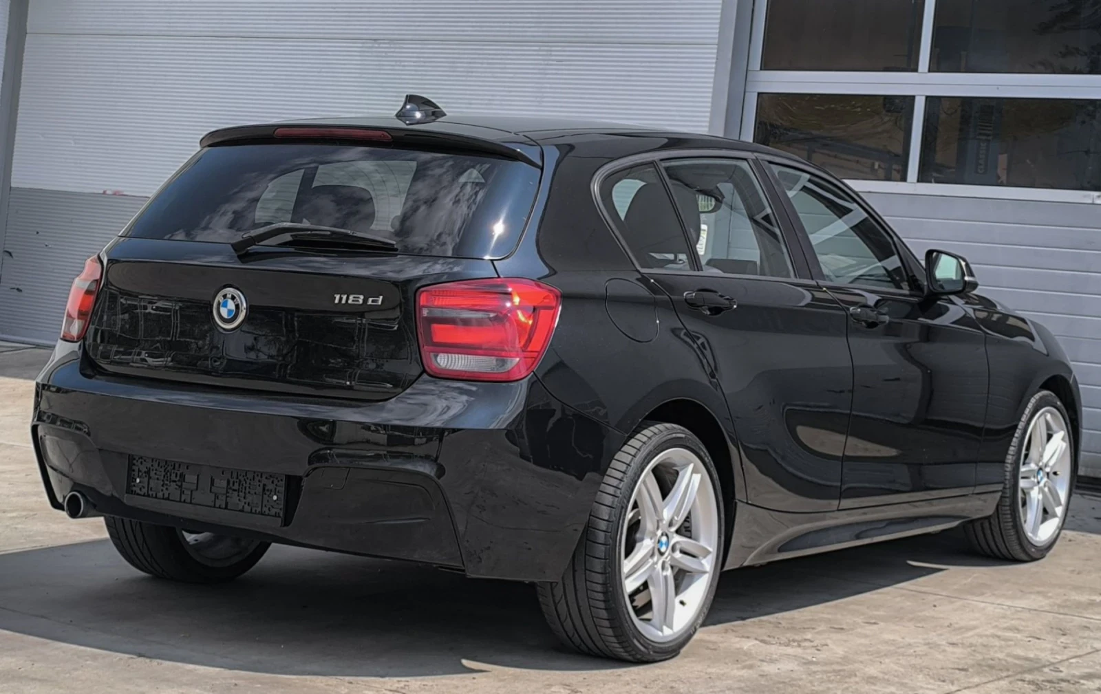 BMW 118 D M pak, снимка 3 - Автомобили и джипове - 54237217