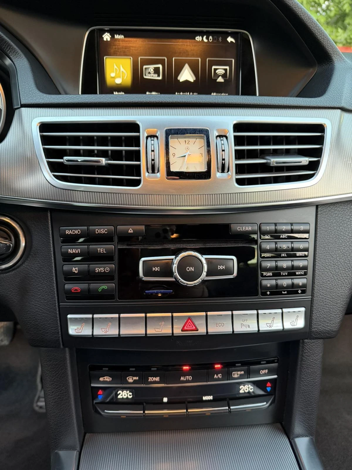 Mercedes-Benz E 350 E 350 / 4 Matic, снимка 10 - Автомобили и джипове - 54600065