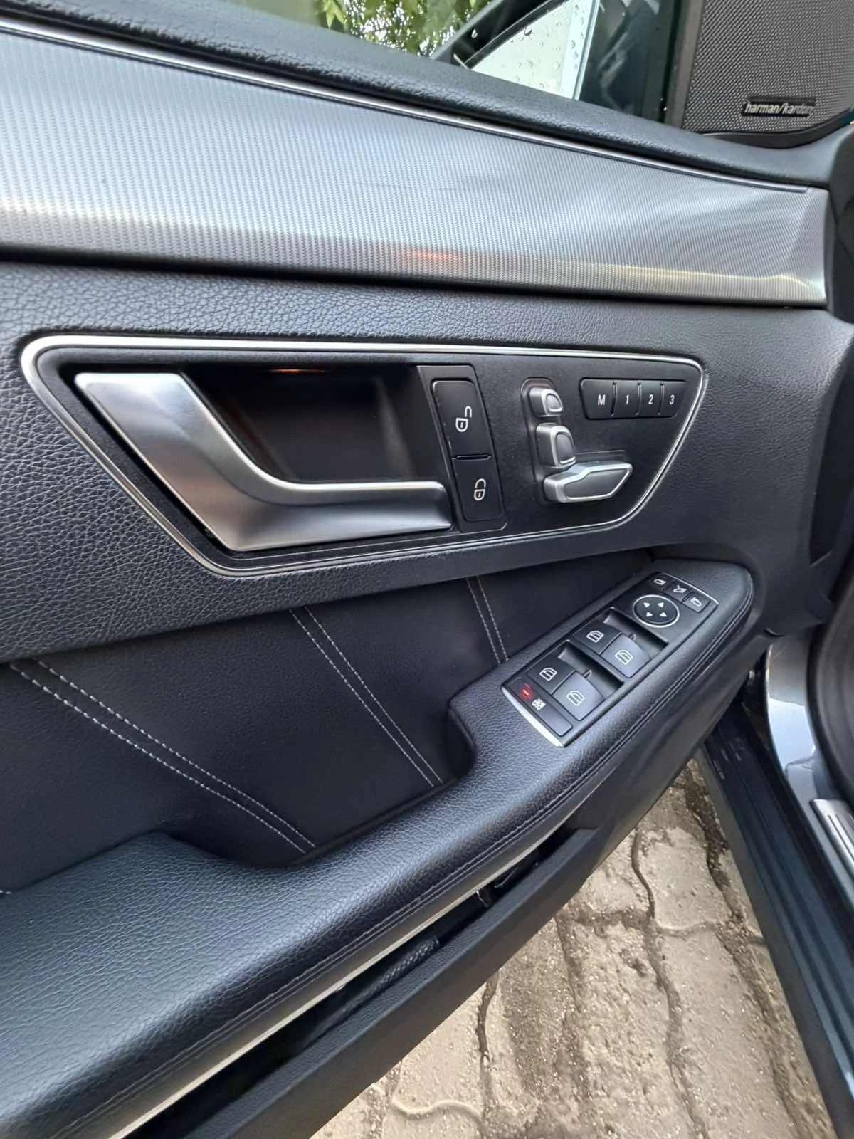Mercedes-Benz E 350 E 350 / 4 Matic, снимка 15 - Автомобили и джипове - 54600065