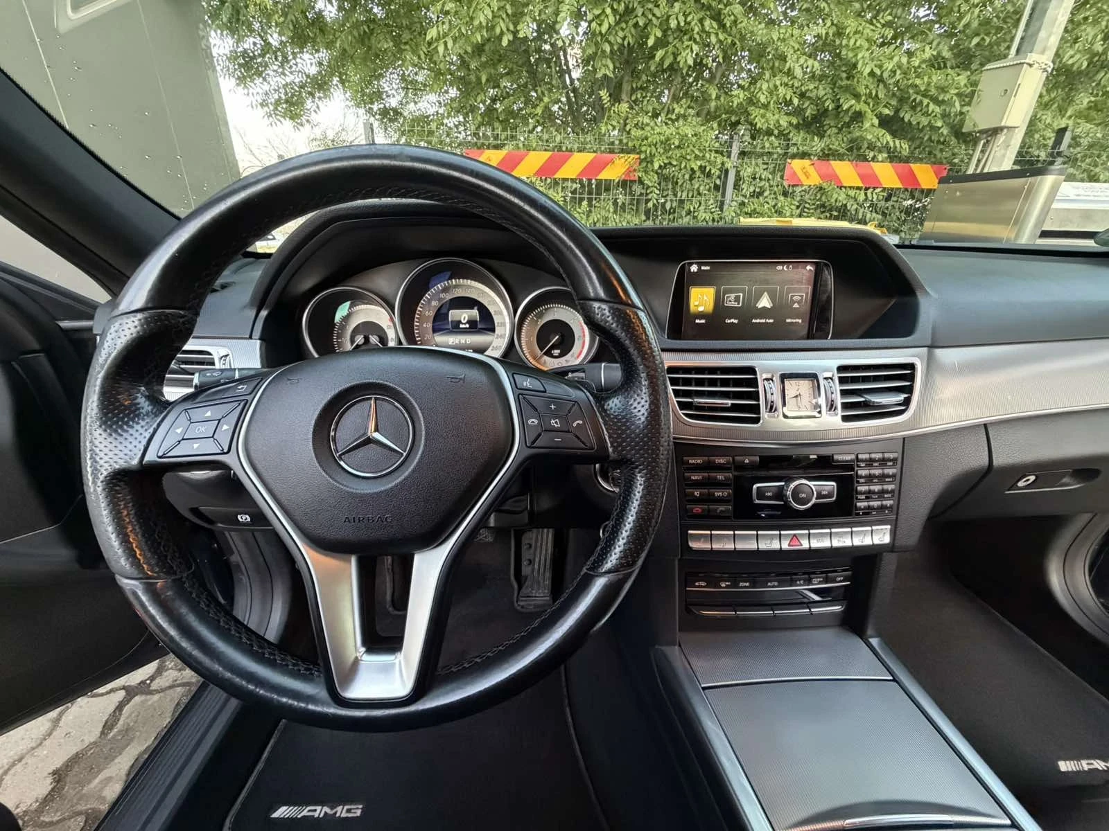 Mercedes-Benz E 350 E 350 / 4 Matic, снимка 9 - Автомобили и джипове - 54600065