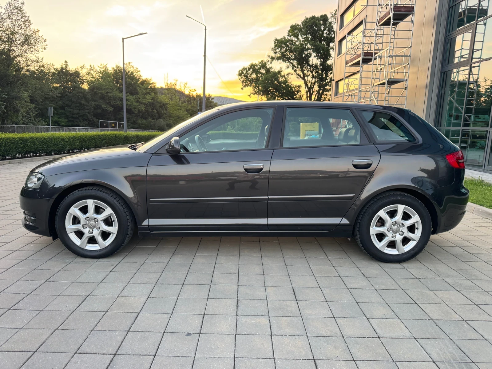 Audi A3 Xenon* Led* Navi* Leder* Cruise Control* , снимка 9 - Автомобили и джипове - 54877252