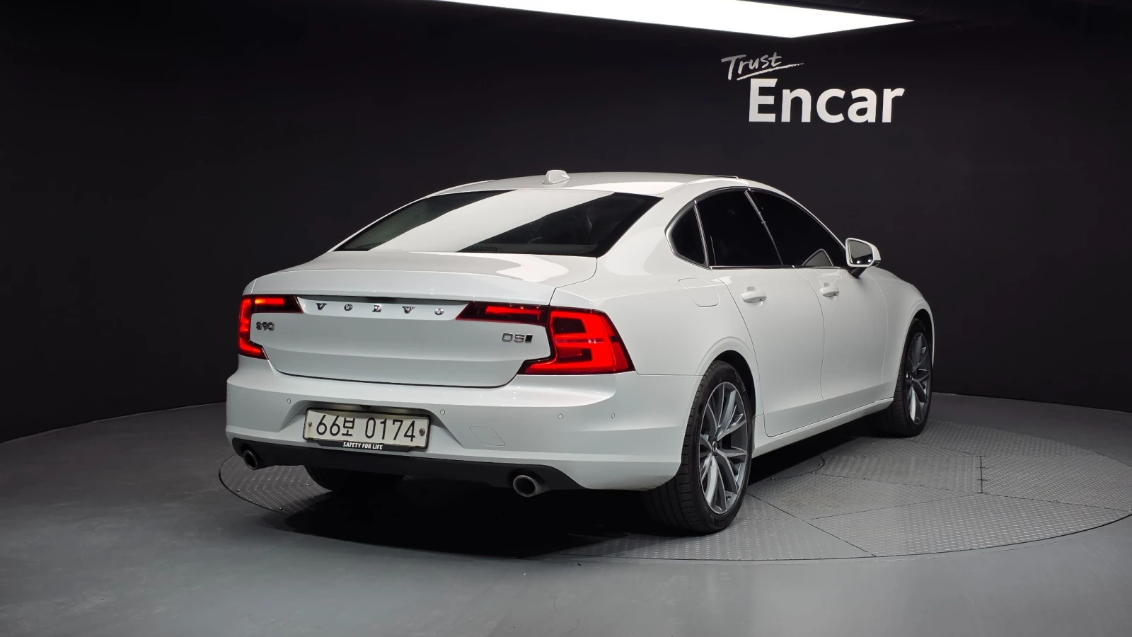 Volvo S90 D5 AWD Momentum, снимка 2 - Автомобили и джипове - 54931617