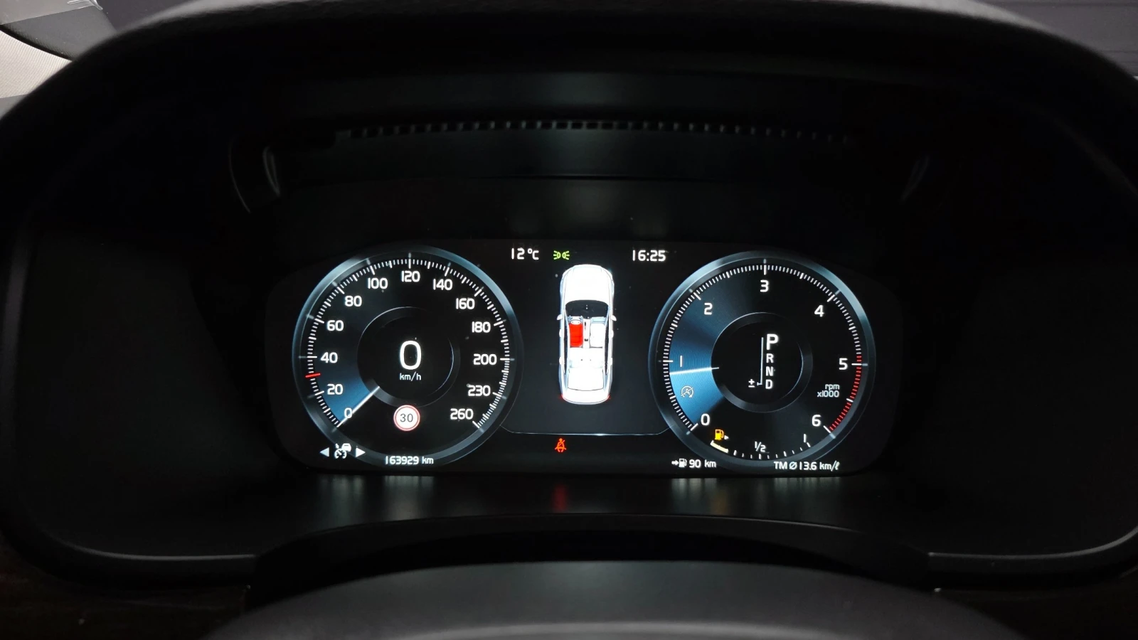 Volvo S90 D5 AWD Momentum, снимка 8 - Автомобили и джипове - 54931617