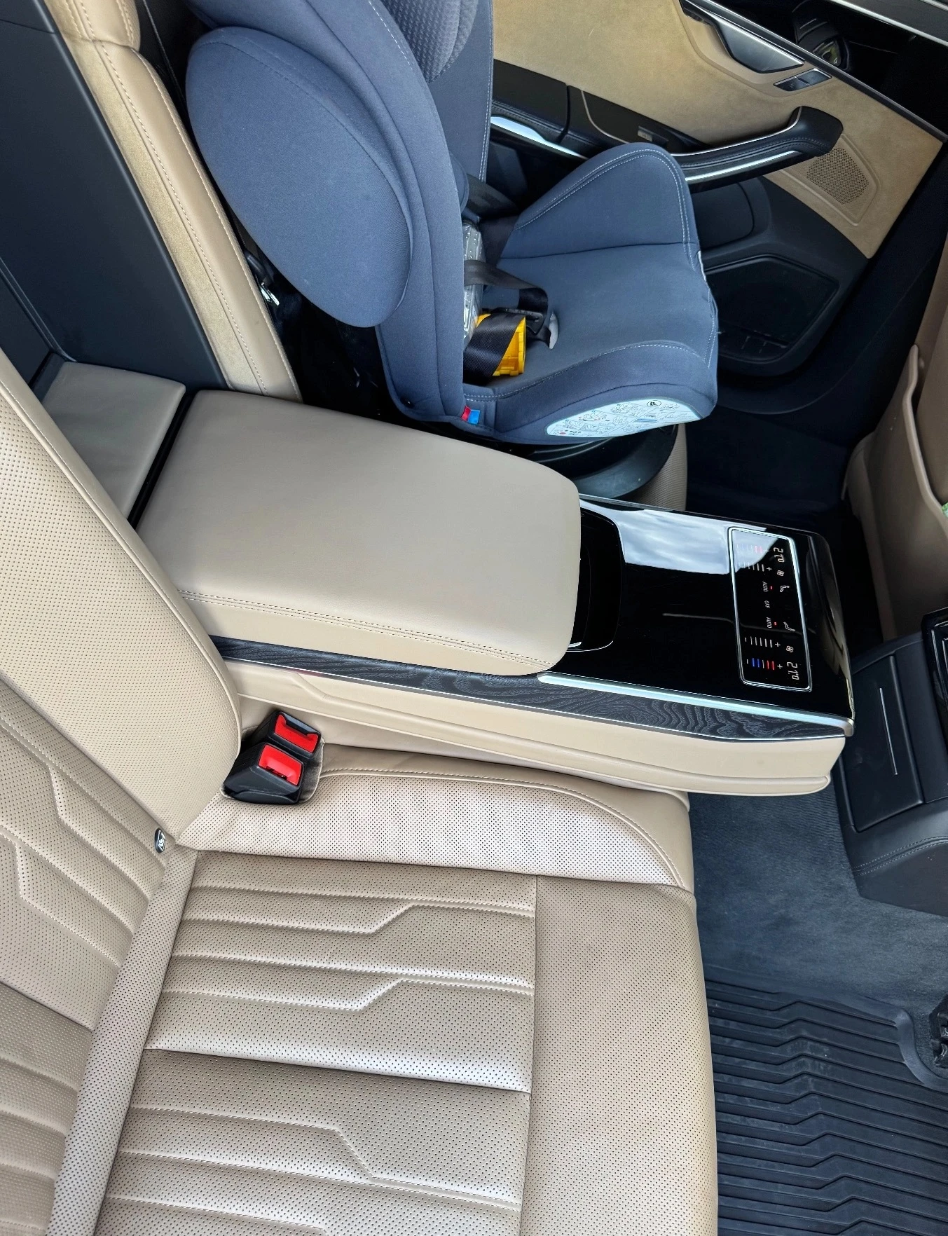 Audi A8 55TFSI Quattro Tiptronic , снимка 8 - Автомобили и джипове - 55145398