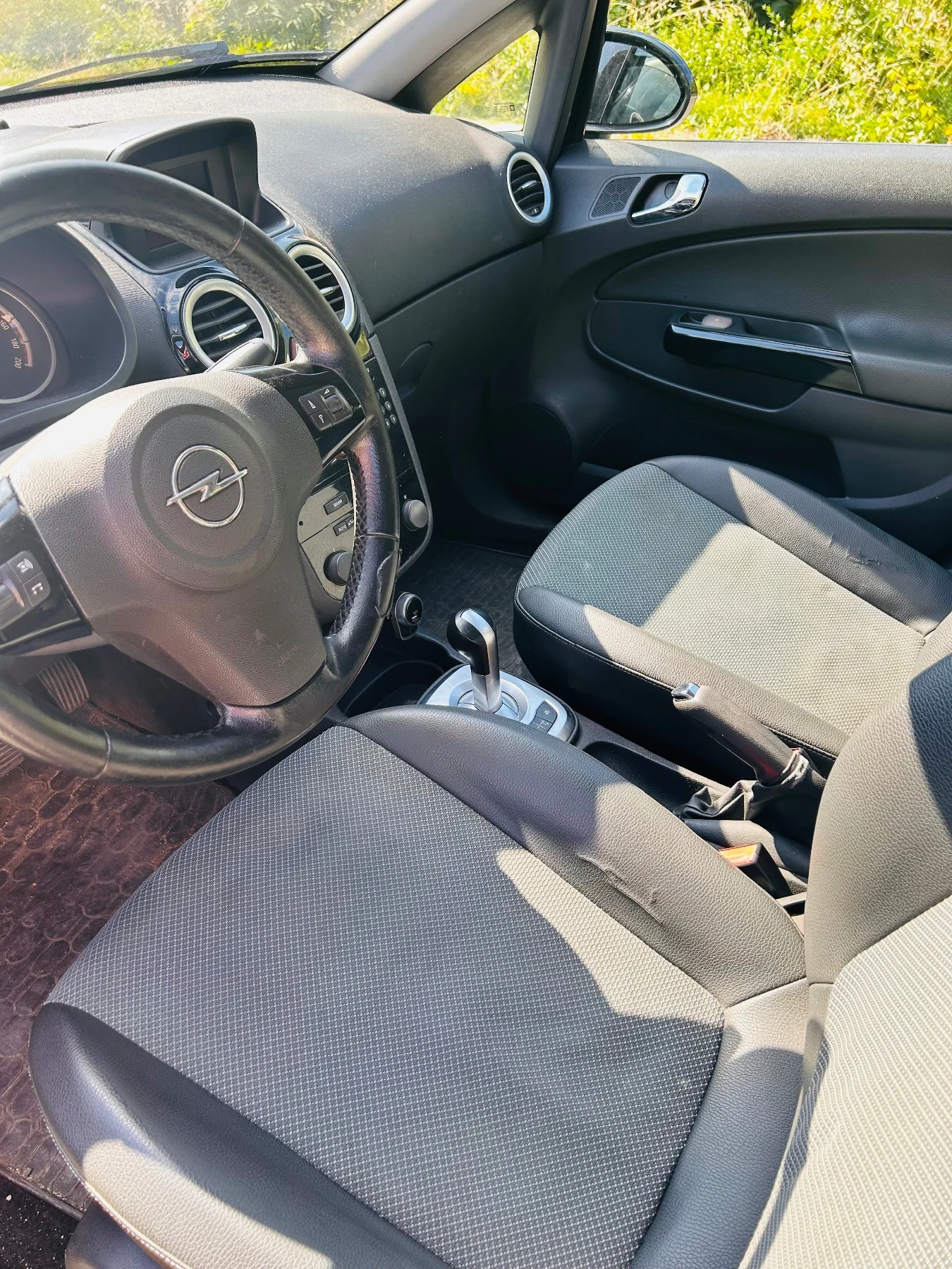 Opel Corsa, снимка 2 - Автомобили и джипове - 55426282