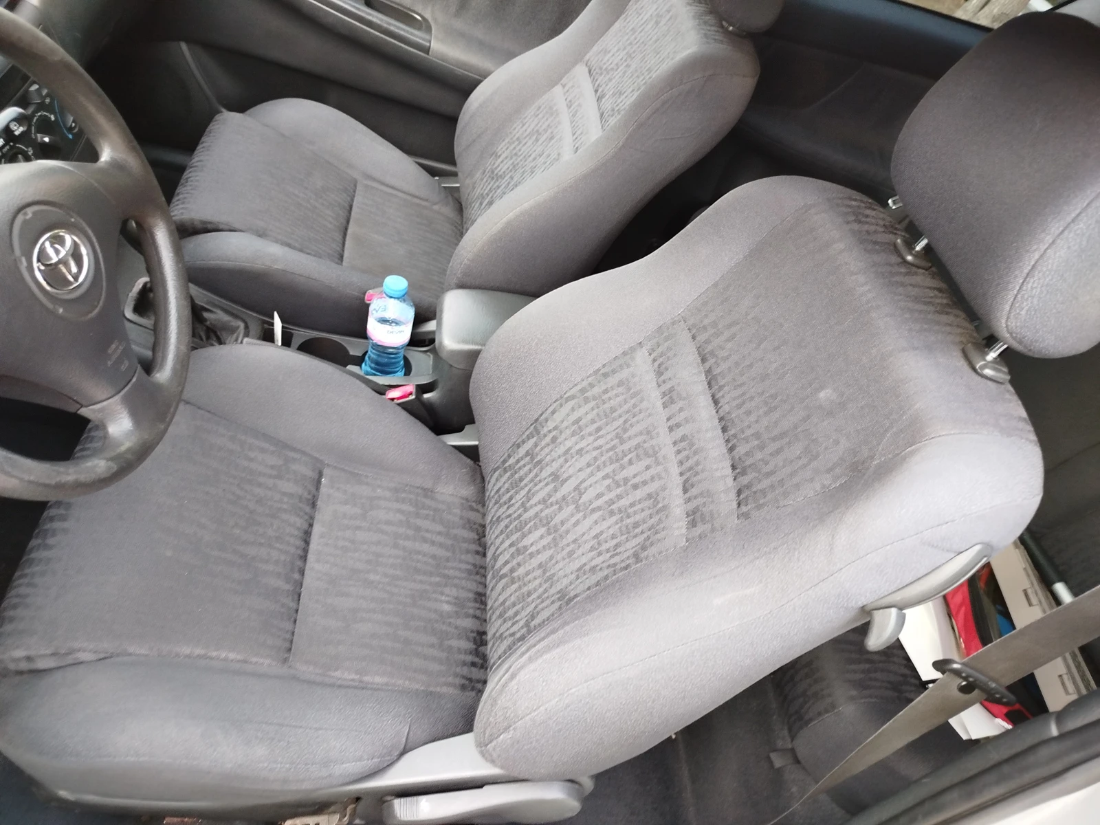 Toyota Corolla 1.4 VVT-i (E120), снимка 8 - Автомобили и джипове - 55534069