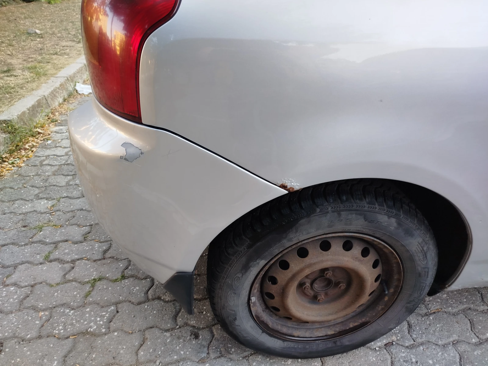 Toyota Corolla 1.4 VVT-i (E120), снимка 12 - Автомобили и джипове - 55534069