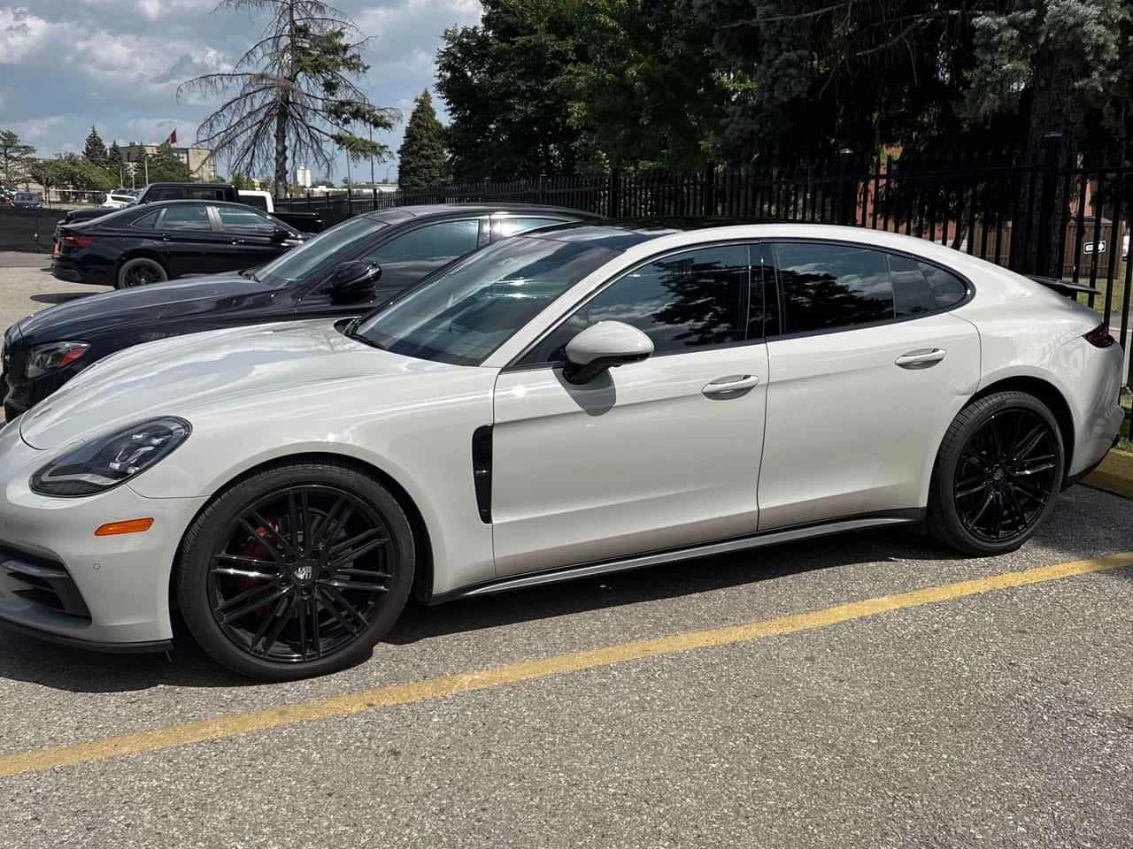 Porsche Panamera  4 AWD / MATRIX / BOSE / CARFAX, снимка 2 - Автомобили и джипове - 55767497