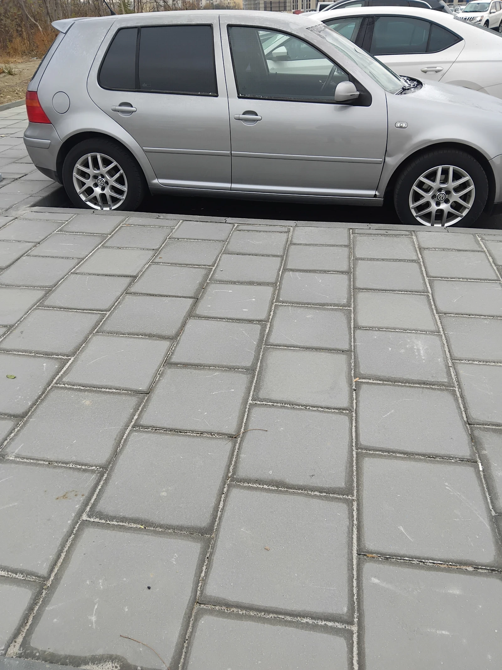 VW Golf, снимка 4 - Автомобили и джипове - 56327743