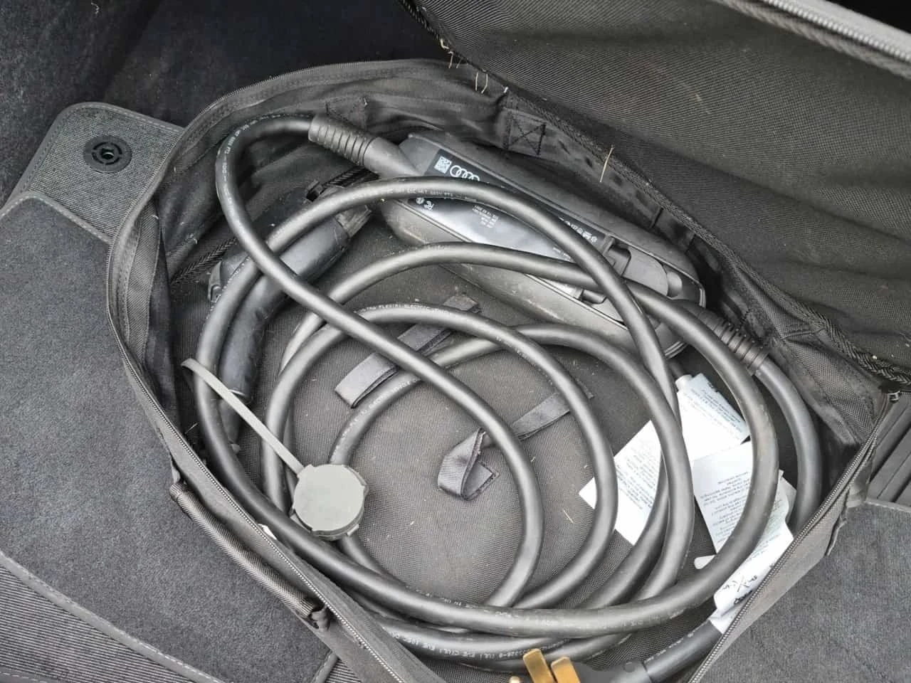 Audi E-Tron GT, снимка 15 - Автомобили и джипове - 56689250