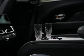 Bentley Bentayga V8/LONG/MULLINER/4-SEATS/TV/NAIM/PANO/ - 213980 € / 418508.50 лв. - 85827733 16