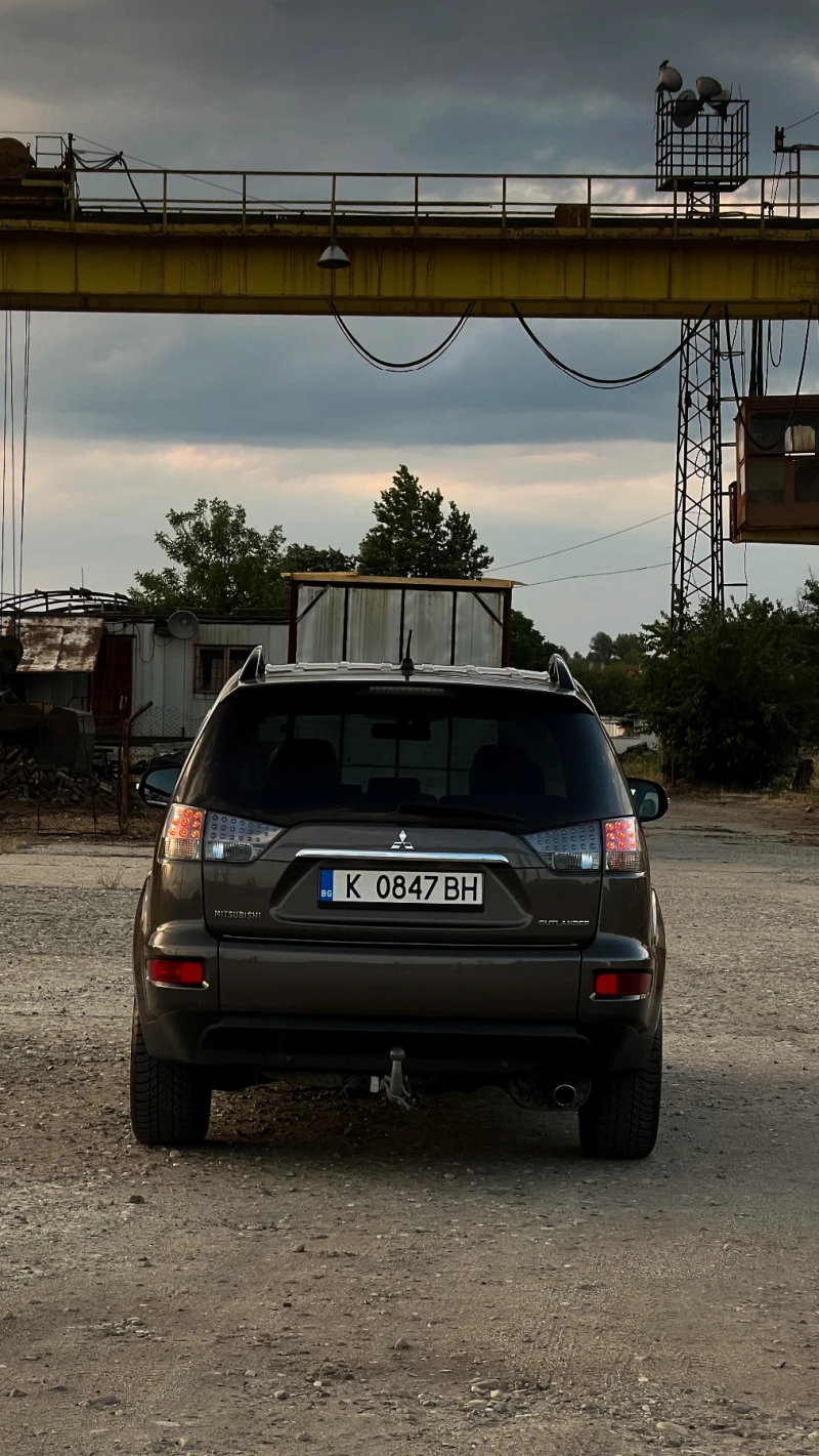 Mitsubishi Outlander + 4 броя зимни гуми, снимка 2 - Автомобили и джипове - 51629585