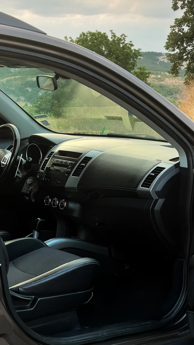 Mitsubishi Outlander + 4 броя зимни гуми, снимка 14 - Автомобили и джипове - 51629585