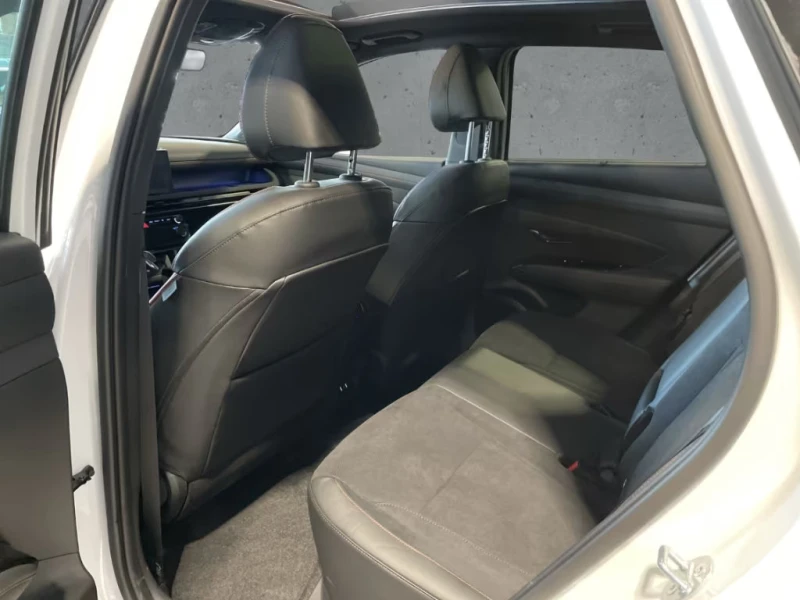 Hyundai Tucson N-LINE/252HP/PANO/LED/HUD/NAVI/DIGI/AMBI/176g, снимка 15 - Автомобили и джипове - 51442386