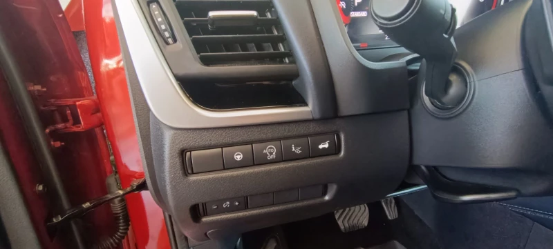 Nissan Qashqai 1.3 DiG-T CVT 4x4, снимка 7 - Автомобили и джипове - 52691639