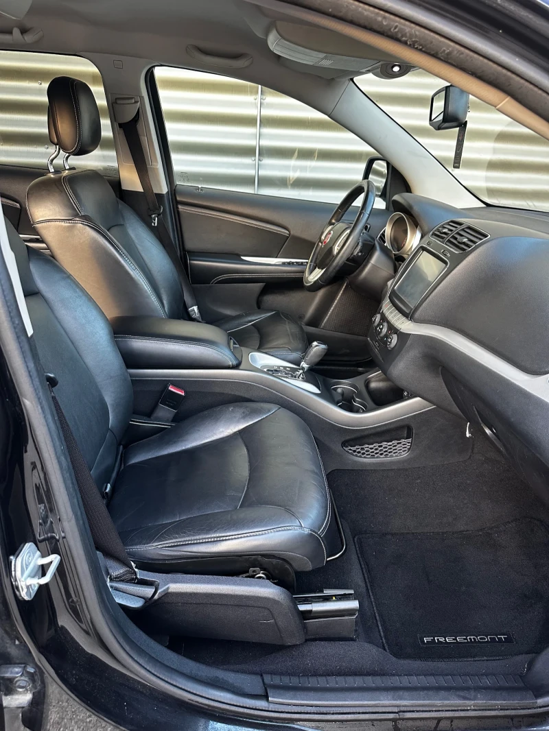 Fiat Freemont Automatic/7 Местен/4х4, снимка 8 - Автомобили и джипове - 52840935