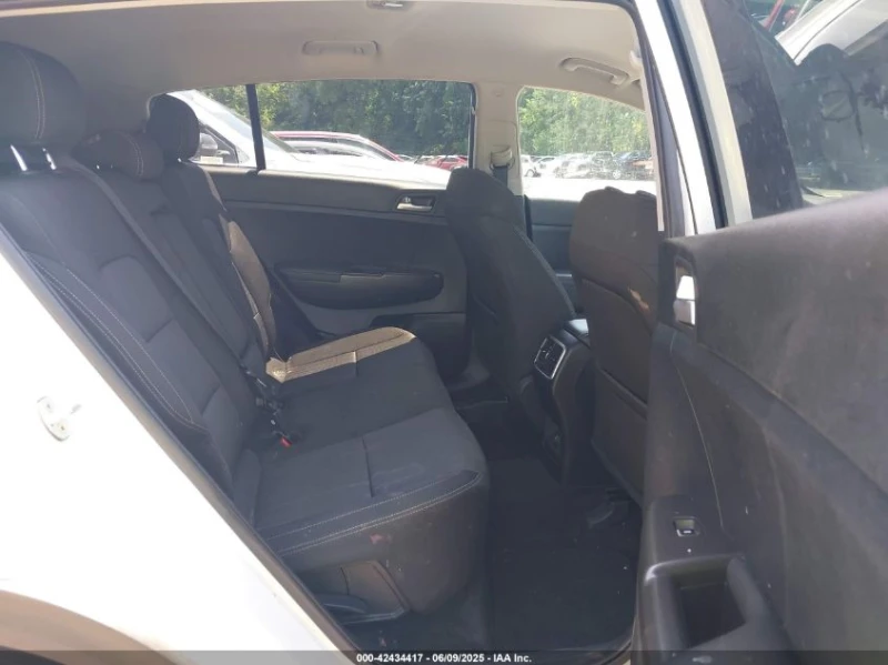 Kia Sportage LX* AWD, снимка 8 - Автомобили и джипове - 52967306