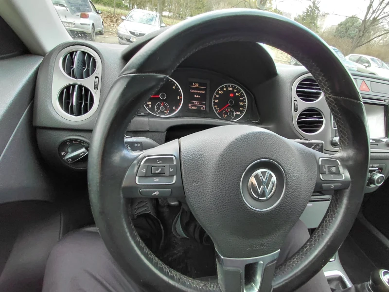 VW Tiguan, снимка 8 - Автомобили и джипове - 53020069