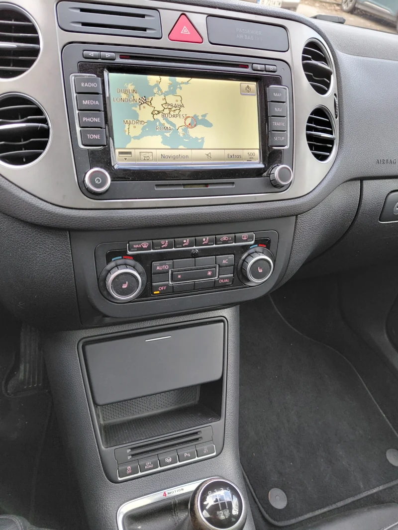 VW Tiguan, снимка 10 - Автомобили и джипове - 53020069