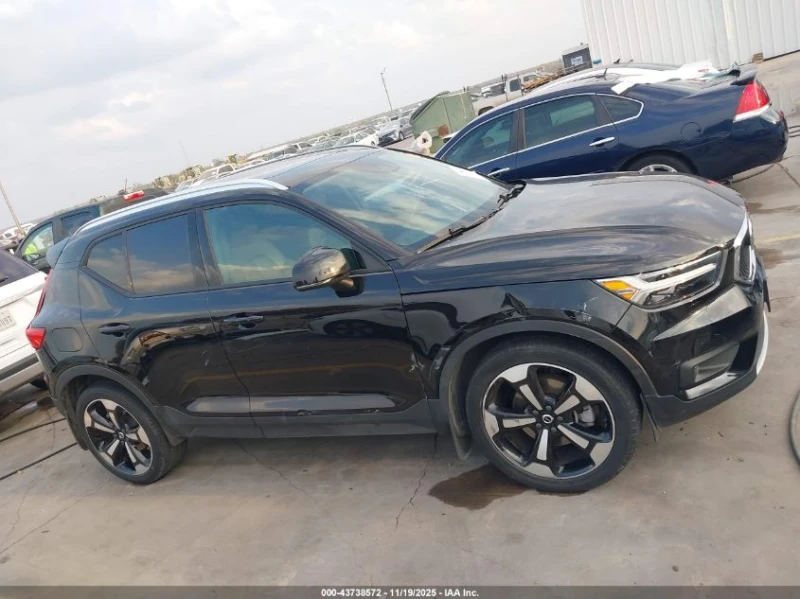 Volvo XC40 2L I4   N All Wheel Drive, снимка 5 - Автомобили и джипове - 53095616