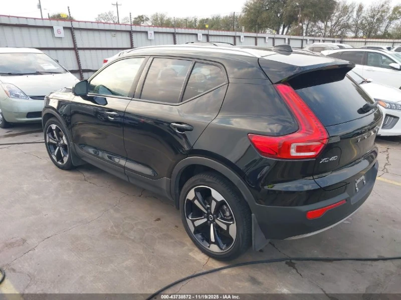 Volvo XC40 2L I4   N All Wheel Drive, снимка 9 - Автомобили и джипове - 53095616