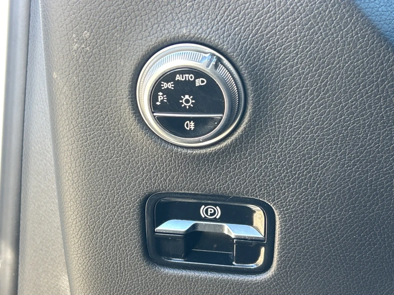 Mercedes-Benz GLC 4MATIC, SUV, PANO, С РЕГИСТРАЦИЯ&АВТО КРЕДИТ , снимка 16 - Автомобили и джипове - 53357592