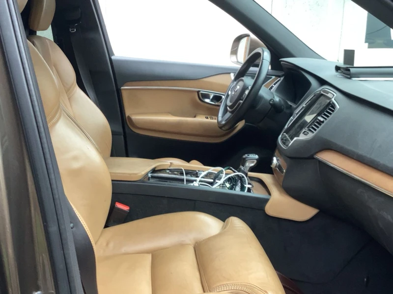 Volvo Xc90 D5 Гаранция 6м./Подгрев/Keyless/Камера/История, снимка 8 - Автомобили и джипове - 53459519