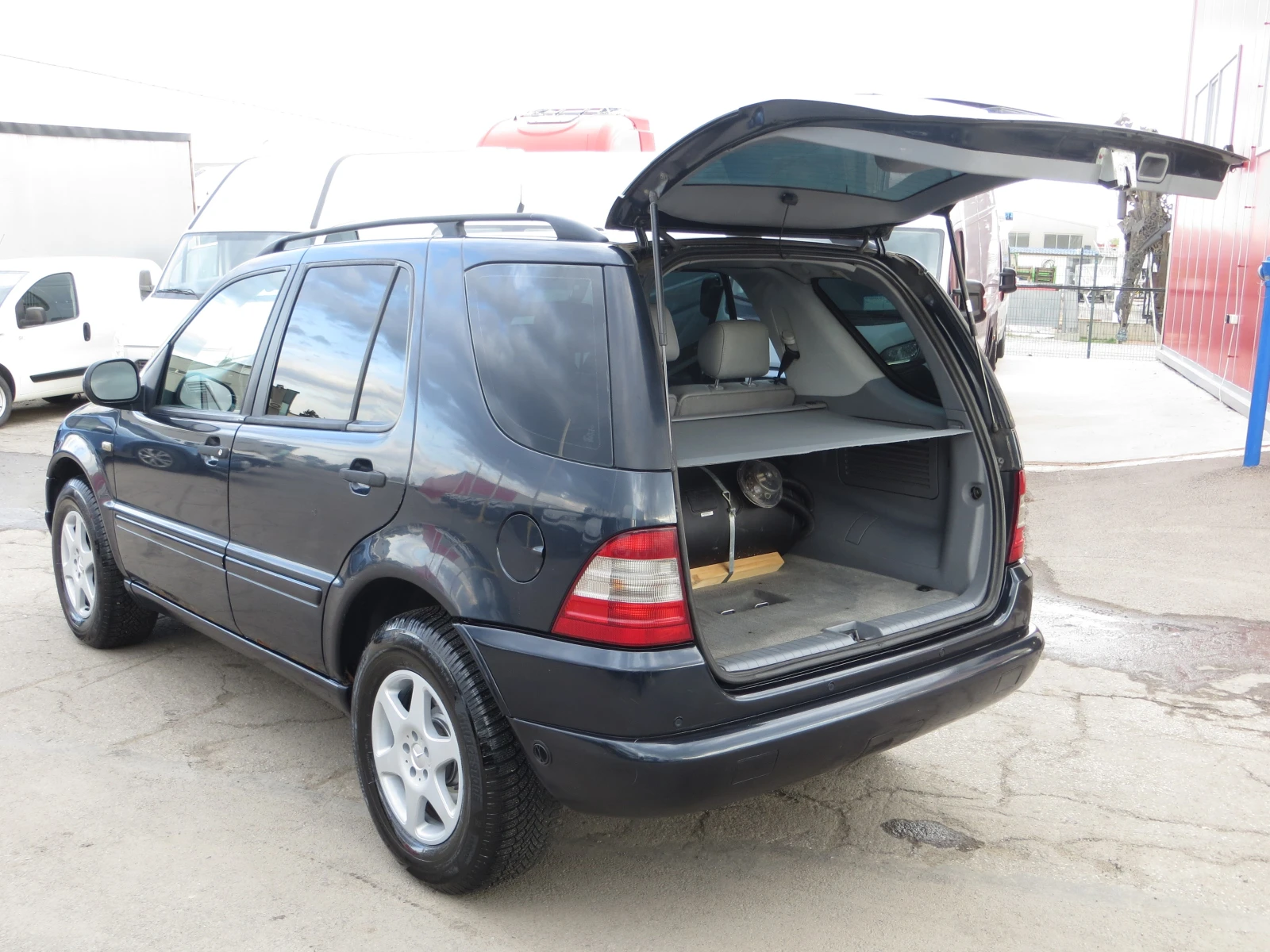 Mercedes-Benz ML 430 ГАЗ/БЕНЗИН | Mobile.bg — изображение 16